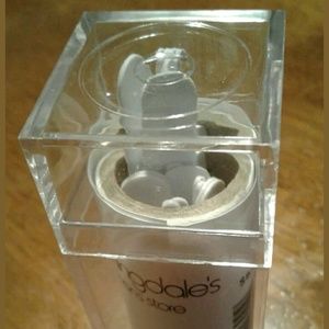 28 PLASTIC COLLAR STAYS IN A CLEAR BOX 3 SIZES